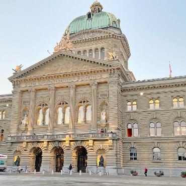 Nationalrat will Eigenmietwert komplett abschaffen – auch für Zweitwohnungen - Die Debatte rund um die Wohneigentumsbesteuerung beschäftigt die Politik im Bundeshaus schon länger. FOTO: ANITA MOSER