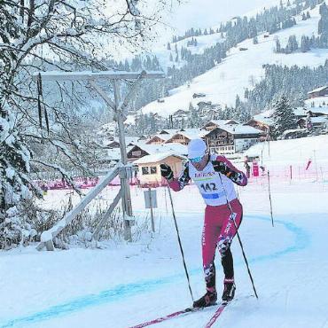 Langlauf Cross Schönried – was für ein Glück! - Beim Herrenrennen am Nachmittag, hier Thomas Graf (Goupils Alpes Vaudoises) auf der Strecke, war die Altersspanne beeindruckend. Der älteste Starter hatte Jahrgang 1960. Der Jüngste wurde 2002 geboren.