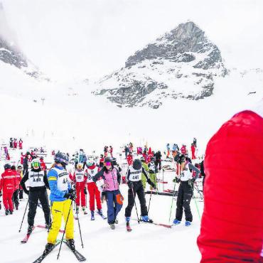 Demoteam Nüschti Synchro ist wieder Schweizer Meister  - Kribbelige Stimmung vor dem Start. FOTOS: SWISS SNOWSPORTS