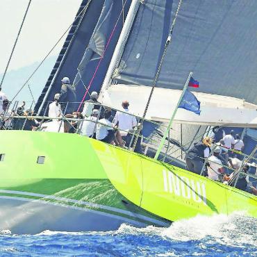 Der Auftakt der Segelsaison 2023 – facettenreich wie die Mitgliedschaft des GYC - Die «Inoui» an der Armani-Super-Yacht-Regatta. FOTO: YCCS STUDIO BORLENGHI