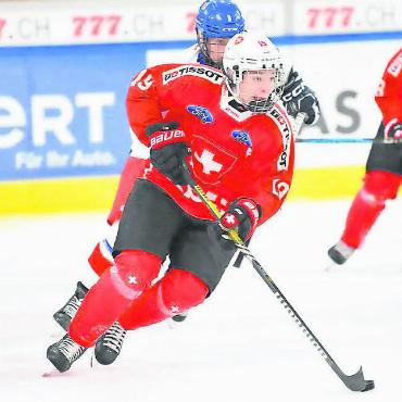 Jan Kneubühler reist an den Hlinka-Gretzky-Cup in Kanada - Für den Stürmer Jan Kneubühler geht es nach Kanada an den Hlinka-Gretzky-Cup, bevor er nach Schweden reist, um beim Täby HC zu spielen. FOTO: ZVG