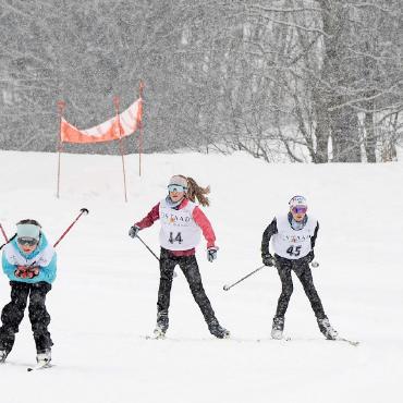 Jugendrennen Gstaad 2026 – Schneesport, Spannung und neue Formate - Spannende Langlaufrennen in Schönried bei winterlichen Verhältnissen.