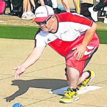 Ready for Bowls in Australien - Christian Haldimann (Präsident BCG) beim täglichen Training an der Pazifikküste in Australien.