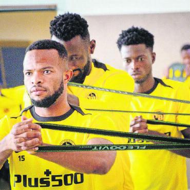 Die Young Boys kicken wieder im Saanenland - Der Kraftparcours verlangt den Young Boys einiges ab.