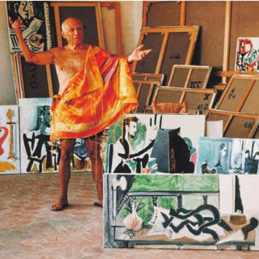 Picasso als Maler und Modell – Reflexionen von Naomi Campbell im Tarmak22 - Pablo Picasso in seinem Atelier in Notre-Dame-de-Vie, Mougins, 1963. FOTO: ROBERT DOISNEAU / GETTY IMAGES