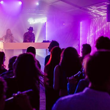 Klassikkonzert und Rave unter einem Dach sorgt für wechselseitige Begeisterung