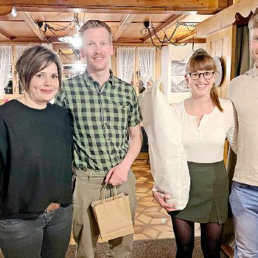 Jugend- und Clubrennen Gsteig-Feutersoey: Wenn die Kleinsten die Grössten sind! - Die Clubmeister:innen Ski alpin und Ski nordisch: v.l. Nadja Mösching, Dominik Brand, Jenny Reichenbach und Neil Romang.