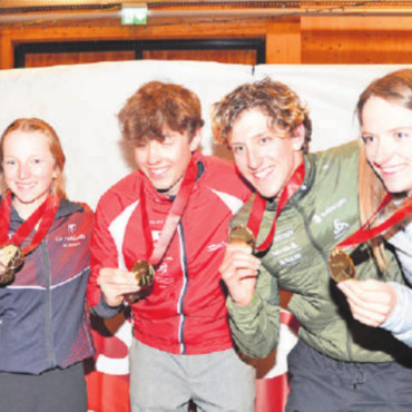 Ein vergnügter Abschied - So viele Schweizermeister im Skiathlon: Dario Cologna, Estelle Darbellay (U18), Roman Alder (U18), Antonin Savary (U20) und Nadine Fähndrich.