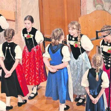 Ein Samstag für Kinder – im Sinne Menuhins - Musik und Tanz bedeuten meist Austausch und Miteinander. Und wenn das Gegenüber über die grossen Augen lachen kann, ist das doch ein echter Gewinn – sogar für die Zuschauenden.