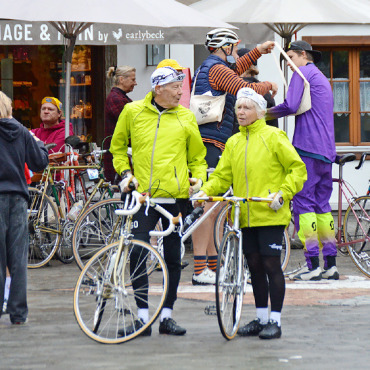 Gstaad Velo Classic: Vintagevelos frisch geölt - Gemeinsam unterwegs.