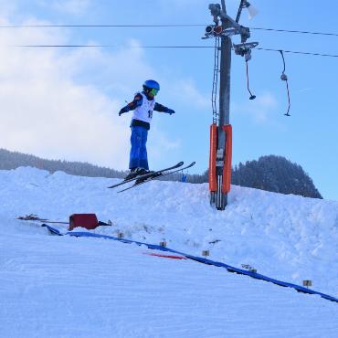Schneesport in verschiedenen Variationen