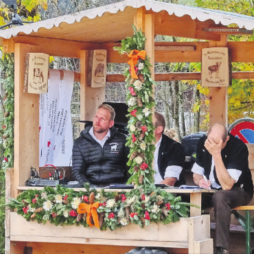 Die Topschau – zum 21. Mal immer noch hoch im Kurs - Konzentrierte Arbeit im Speakerhaus.