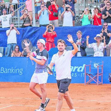 Swiss Open Gstaad 2023: Schweizer setzen perfekten Schlusspunkt - Dominic Stricker (links) und Stan Wawrinka haben es geschafft: Gemeinsam haben sie den Doppelfinal gewonnen.