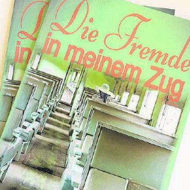 «Die Fremde in meinem Zug» – Kurzroman von Bruno Matti - Rätselhafte Begegnung im Zug. FOTO: ZVG