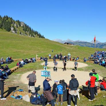 Rychen Roger holt sich Hornberg-Titel - Himmlische Kulisse als Schauplatz des Schwingets.