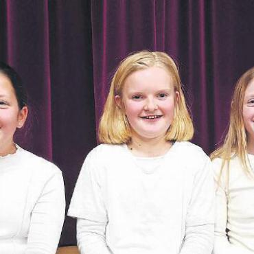 Berührende Aufführung der «Bisse-Wiehnachte» - Miriam Westemeier, Svenja Frautschi und Romina Matti