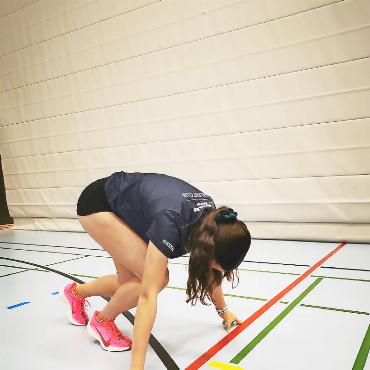 «Wenn ich mich krank fühle, geht es mir nach dem Training besser» - Übung des Starts. FOTOS: ZVG
