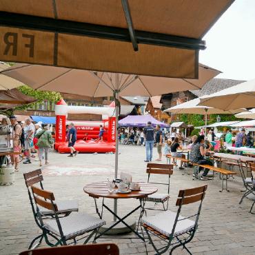 Sowohl Sonnenschein als auch Wind und Regen am Saaner Sommerfest - Für Alt und Jung steht etwas bereit.