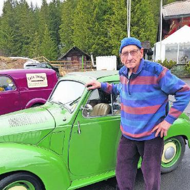 Oldtimer der Marke Fiat 500 auf der autofreien Gstaader Promenade! - FRITZ BUSER, ÄLTESTER TEILNEHMER