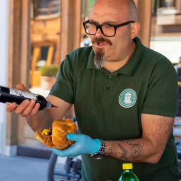Unglaublich viel «Volk» am Ostermarkt in Saanen