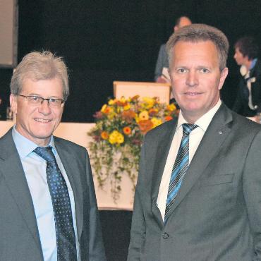 Vertrauen ergänzt durch eine gute Kontrolle - Verwaltungsratspräsident Victor Steimle (links) und Bankdirektor Jürg von Allmen blicken trotz grossen Herausforderungen positiv in die Zukunft. FOTO: ANITA MOSER