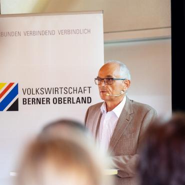 Breite Themenvielfalt, gemeinsame Herausforderungen und pragmatische Lösungsansätze - Regierungsrat Pierre Alain Schnegg am Gemeindeforum Berner Oberland in Steffisburg. FOTO: ZVG