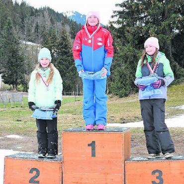 Spannendes Rennen für Schüler und Clubmitglieder in Gsteig-Feutersoey - Kategorie Girls Alpin 5.bis 6. Klasse FOTOS: ANDREA KOHLI