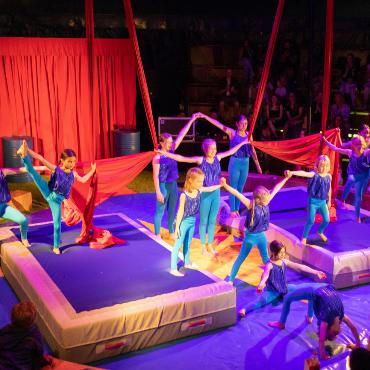 Wow – was für eine Show im Zirkuszelt zum Abschluss des 100-Jahr-Jubiläums der Schule Rütti