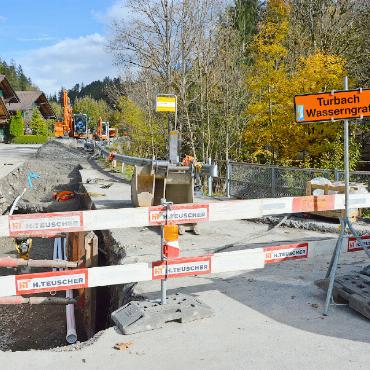 Etappenziel erreicht - Endspurt für das Jahr 2024: Bis Mitte November wird die Turbachstrasse wieder befahrbar sein. Die Bauarbeiten werden dann voraussichtlich im März 2025 wieder aufgenommen.