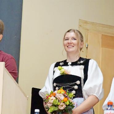 Oberländischer Schützenverband: drei neue Vorstandsmitglieder - Die Lauener Gemeinderätin Claudia Ryter und die beiden Ehrendamen Tamara von Grünigen und Nadine Reichenbach (v.l).    FOTOS: ZVG