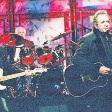 Erleben Sie live die Country-Legende Marty Stuart - Marty Stuart ist jahrelang mit Johnny Cash (rechts) aufgetreten. FOTO: ZVG
