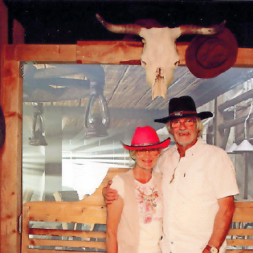 Die Gesichter hinter den Dekorationen der Country Night Gstaad - Brigitte und Christoph Keller. FOTO: ZVG