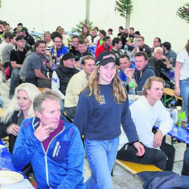 Delegiertenversammlung des BOSV am Grunder Waldfest - Die Turbacher Skirennfahrerin Dania Allenbach wurde für ihre Leistungen geehrt.