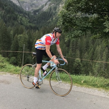 Der Vintage-Velogeist soll im Gstaad Velo Classic weiterleben - Rennvelofans aufgepasst: Ein neuer Vintage-Velo-Event in und um Gstaad begeistert Radfans vergangener Epochen. (Foto: ZVG)