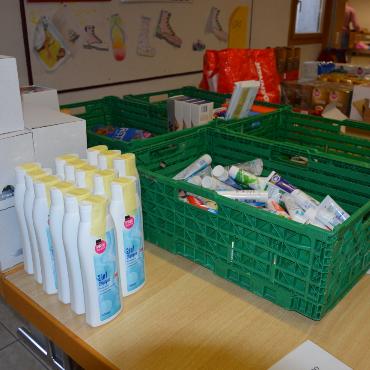 Ein Generationenprojekt der Herzlichkeit:  Aktion Weihnachtspäckli
