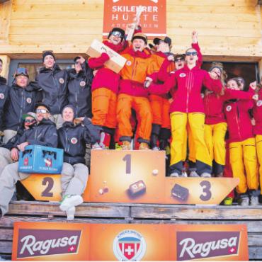 Jahresrückblick 2025 – Sport: Erfolge, die über das Saanenland hinausreichen - Das kantonale Formationsfahren blieb vom Saanenland dominiert: Gold holte sich das Demoteam Schönried, gefolgt vom Demoteam Saanenland und dem Demoteam Nüschti Synchro. FOTO: MOMENTUMLAB.CH