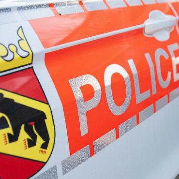 Von unverschlossenen Türen bis zu Panic Rooms - Um die Sicherheit im Saanenland zu gewährleisten, kauft die Gemeinde jährlich zusätzlich 300-Polizei-Stellenprozente ein. FOTO: KEREM MAURER