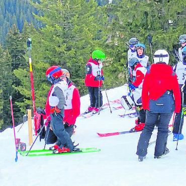 Becherrennen Ski Club Turbach-Bissen - Konzentration am Start. FOTOS: ANTONIA MATTI