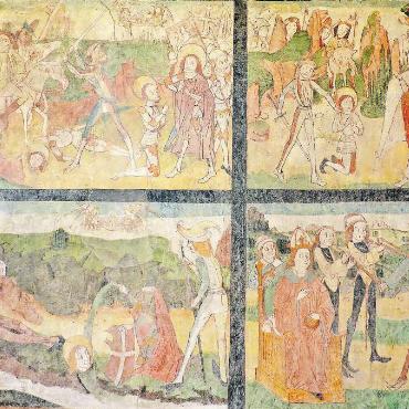 Kirchenserie Teil 2: Heilige Mauritius & Joder: der Märtyrer, der Bischof und ein Massengrab - Ausschnitt der Fresken im Chor der Mauritiuskirche: unten links die Enthauptung des heiligen Mauritius (mit aufrechtem Rumpf). Sein Kopf wird von einer entspringenden Quelle in die Rhone gespült. Rechts Kaiser Maximian auf dem Thron sitzend. Die Malereien wurden mutmasslich von süddeutschen Meistern zwischen 1460 und 1480 erschaffen oder beeinflusst.