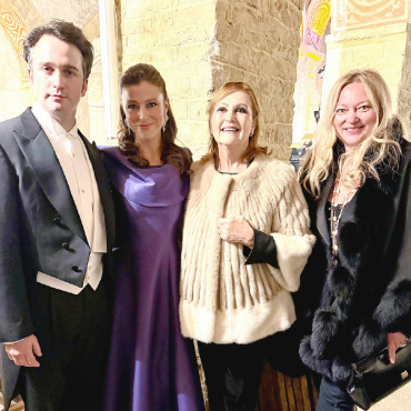Freuden und Leiden der Liebe - Stellten sich der Kamera nach dem gelungenen Konzert: v.l. Xabier Anduaga, Corinne Winters, Prinzessin Caroline Murat und die Hauptsponsorin der Freunde des Festivals, Oksana Hoffmann-Girey.