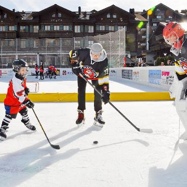 Die Eiszeit hat begonnen - Am Swiss Ice Hockey Day soll das Miteinander auf dem Eis gepflegt werden. FOTO: ANJA MOOSMANN