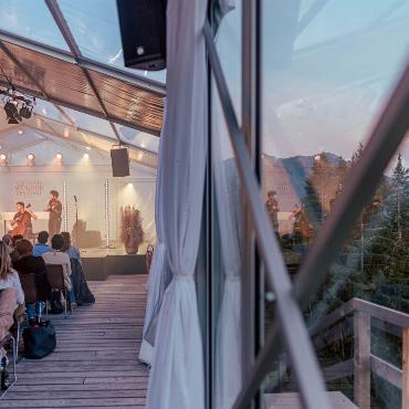 Klassikkonzert und Rave unter einem Dach sorgt für wechselseitige Begeisterung
