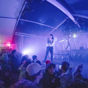 Rekordbesuch am Slopesound trotz Winterwetter - Der Rapper Jule X begeisterte die Massen.