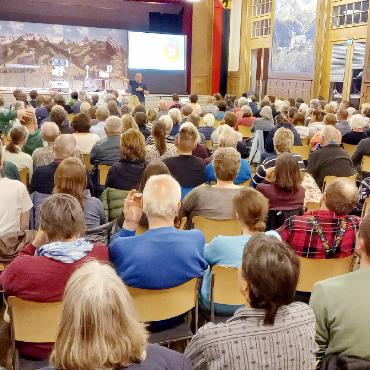 Wenn Jesus persönlich an die Tür klopft - Viele Interessierte im Landhaus Saanen.
FOTOS:
DANIELA ROMANG-BIELER