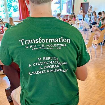 Gstaad Festival Youth Orchestra: ein jugendlichmusikalischer Hochgenuss - Das Programm steht sogar auf den Lagershirts.