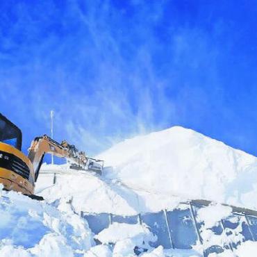 Jahresrückblick 2024 – Kultur, Gesellschaft und Umwelt: Vieles hat sich bewegt - Auf dem Glacier 3000 fielen vergangenen Winter fast acht Meter Neuschnee.