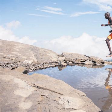 Traumhafte Bedingungen am Glacier 3000 Run und Kids Run 2022 - Leichtfüssig wie eine Gazelle: der Kenianer Abraham Ebenyo Ekwam. Er klassierte sich auf dem zweiten Rang.