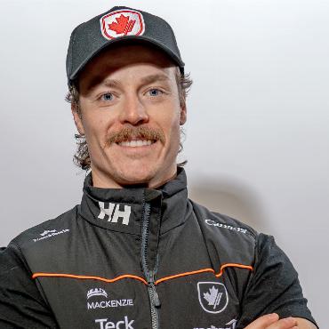 Jonas Hählen: vom Saanenland auf die Weltbühne des Skisports - Der aus Gstaad stammende Jonas Hählen lebt heute in Kanada. Dort trainiert er die Herrenmannschaft des kanadischen Ski-Speedteams. Im Interview mit dem «Anzeiger von Saanen» erzählt er mehr über seinen Werdegang. FOTOS: ZVG