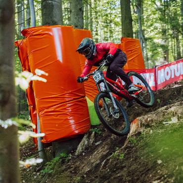 Vom Hobby zum Profisport: Russell Tschanz und die Welt des Downhill-Sports