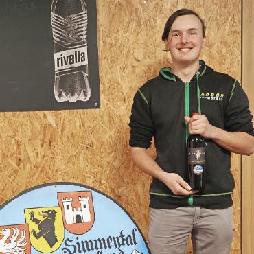 Ein neues Vorstandsmitglied und ein neuer Fähnrich - Lehrabschlussgänger Danilo Hählen.